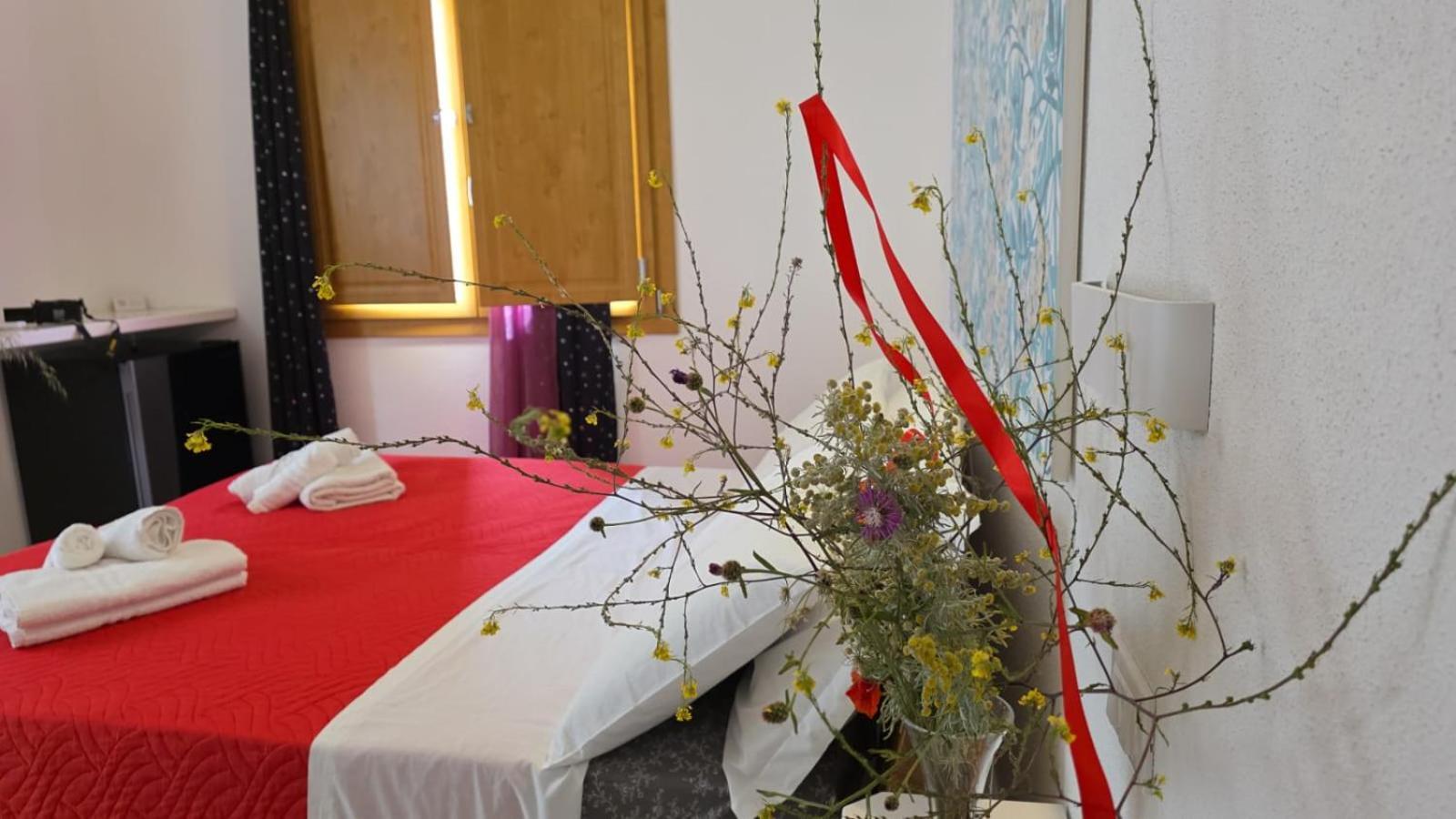 B. Sinis Bed & Breakfast Cabras Bagian luar foto